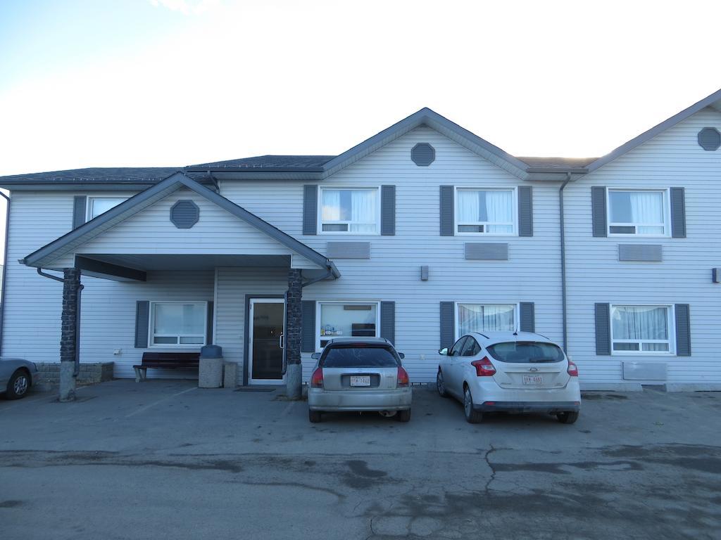 Crossfield Country Inn Bagian luar foto