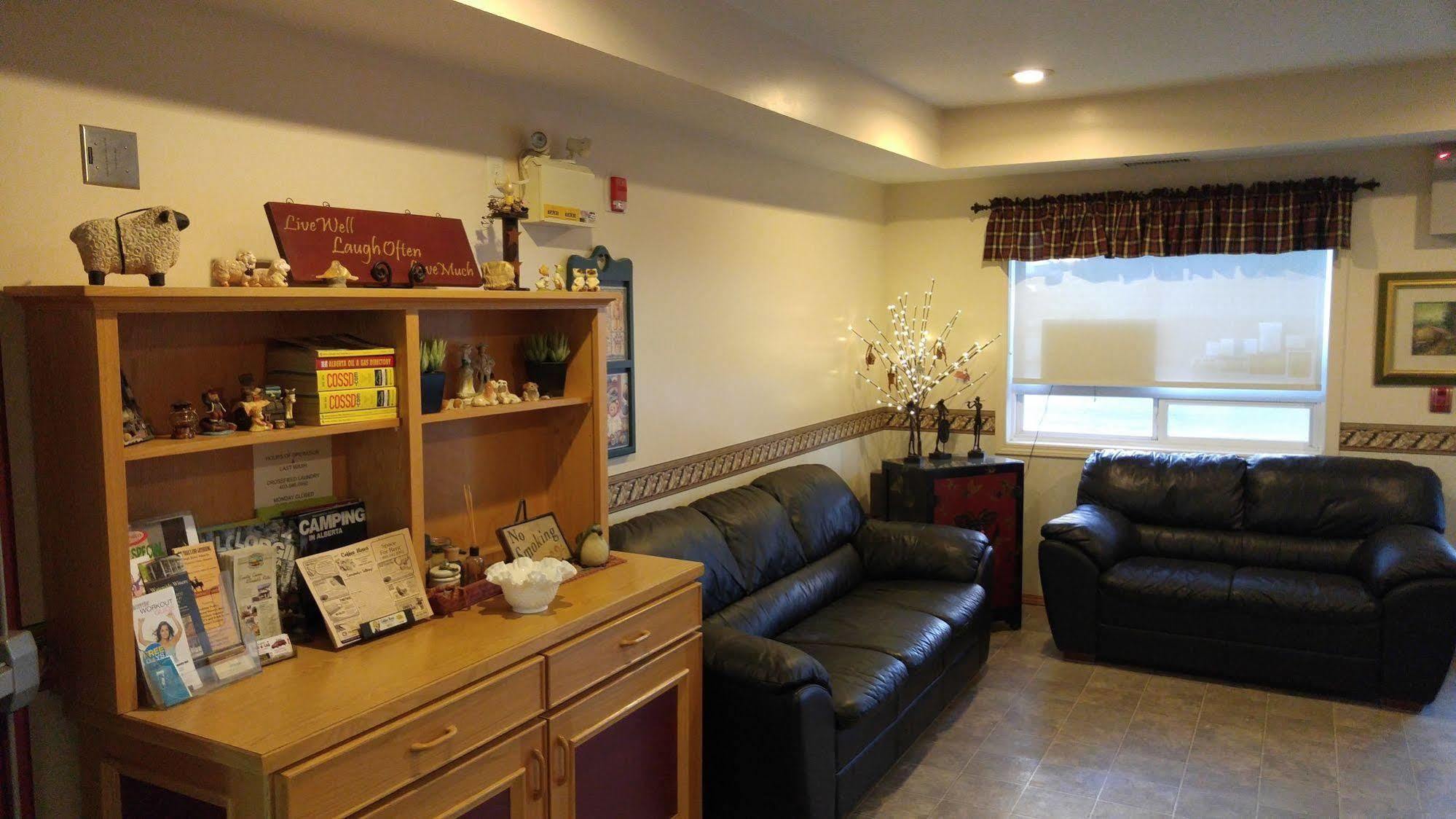 Crossfield Country Inn Bagian luar foto